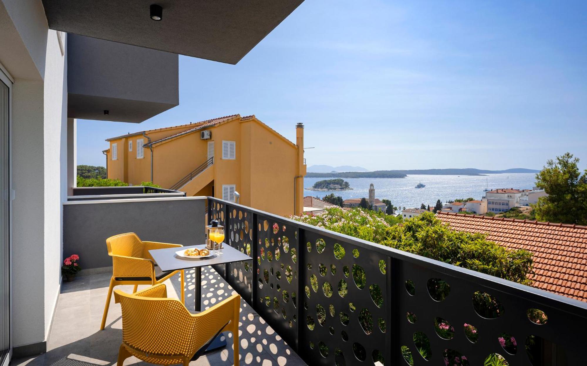 Modern, 2 Bedroom Apartment Хвар Экстерьер фото